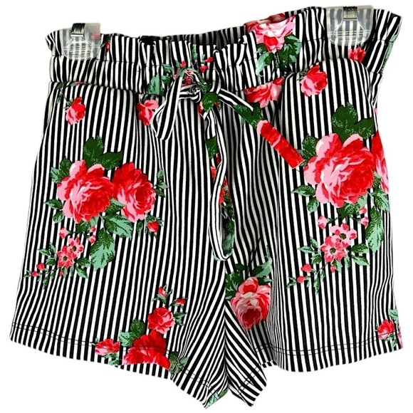 Charlotte Russe Pants - Charlotte Russe paperbag shorts